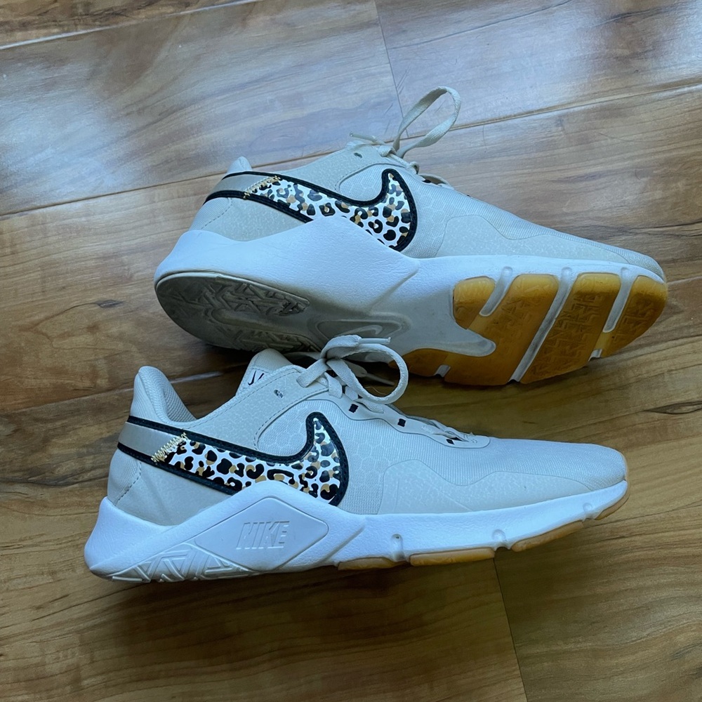 Women’s Nike Legend